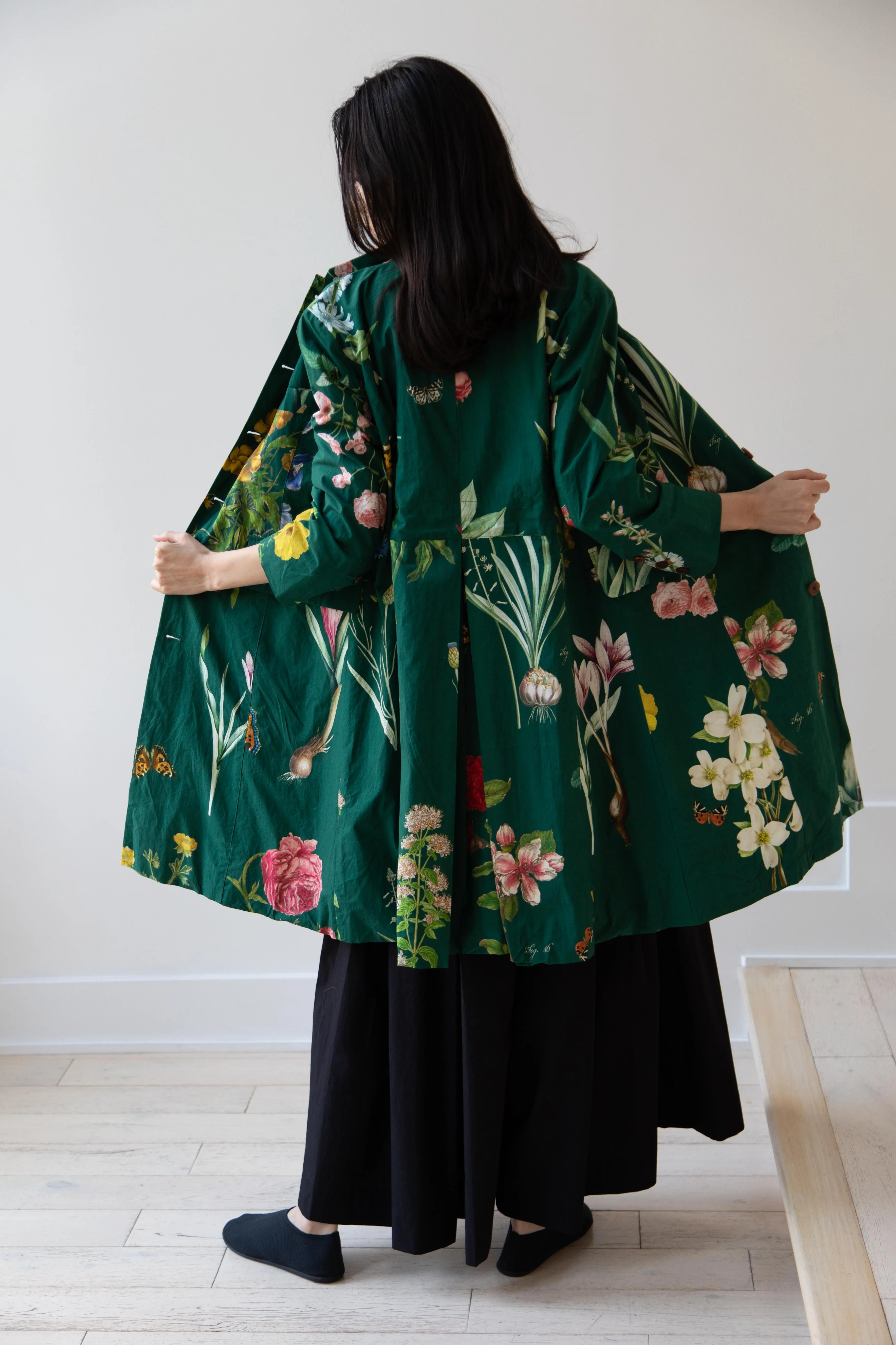 Aleksandr Manamïs | Coat in Jardin Vert