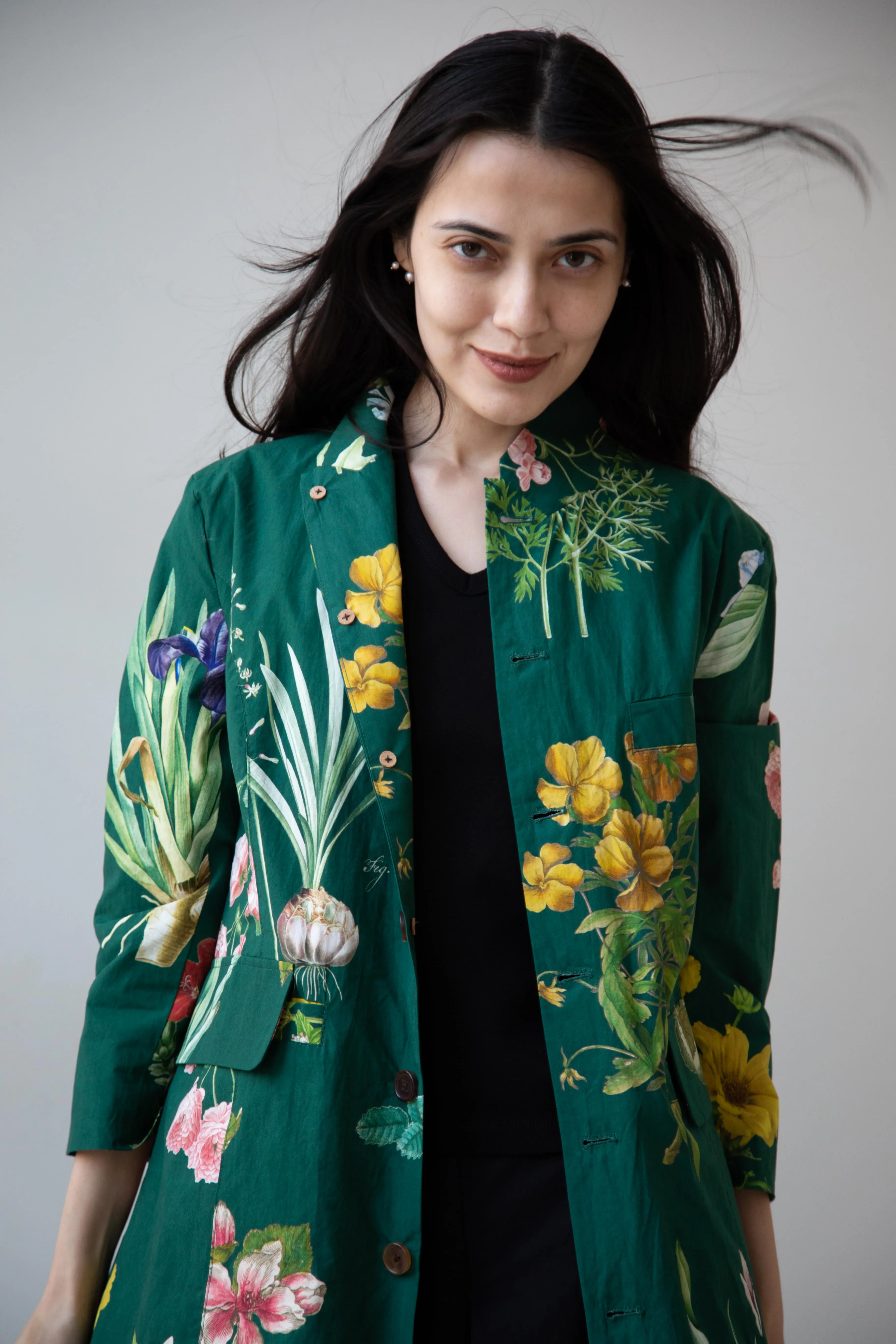 Aleksandr Manamïs | Coat in Jardin Vert