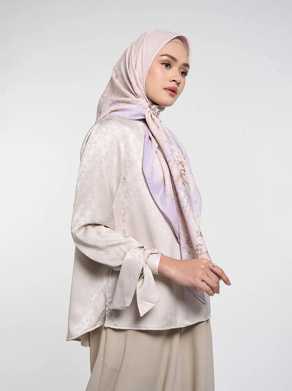 ARUNA GATHERED NECK TOP KHAKI