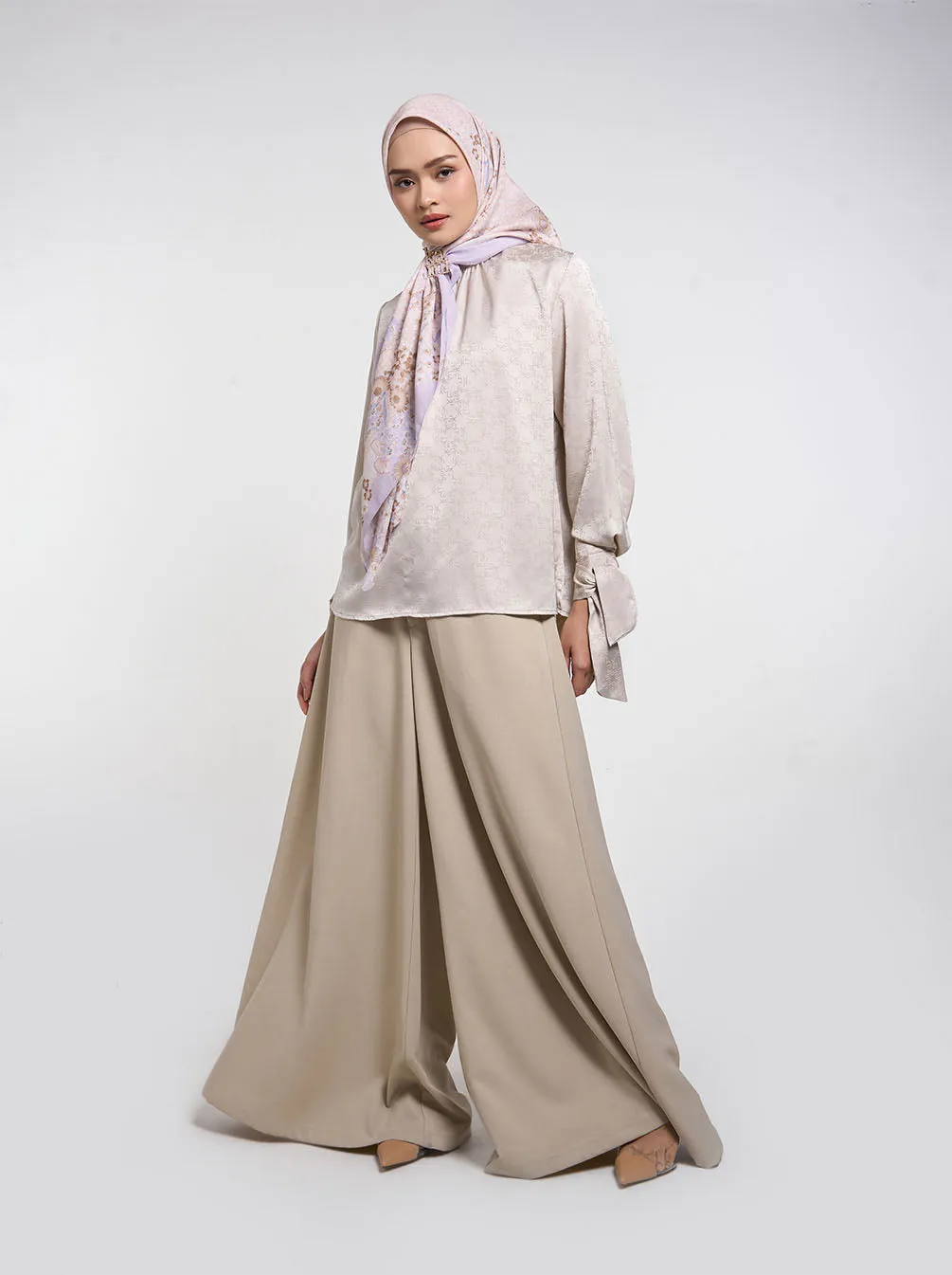 ARUNA GATHERED NECK TOP KHAKI