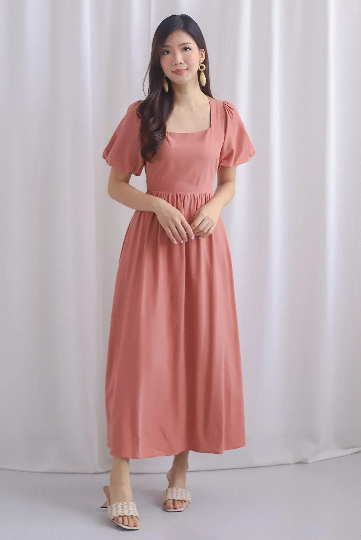 Bayleigh Puffy Sleeve Square Neckline Tie Back Dress In Rosewood