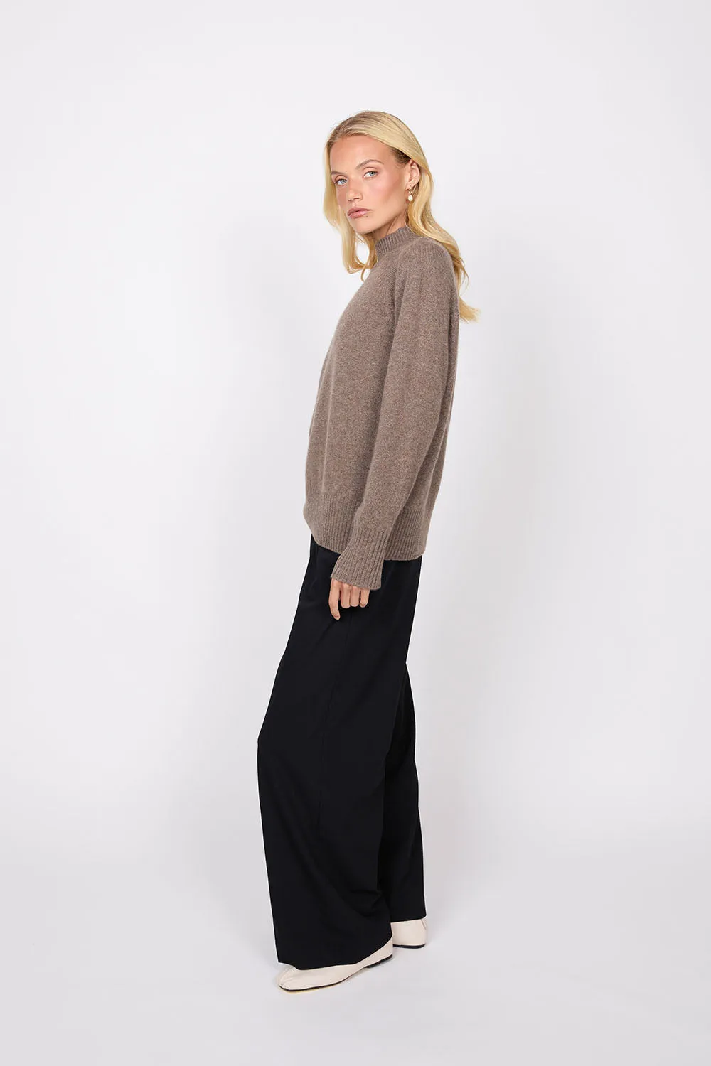 Cashmere Funnel Neck - Hazelnut