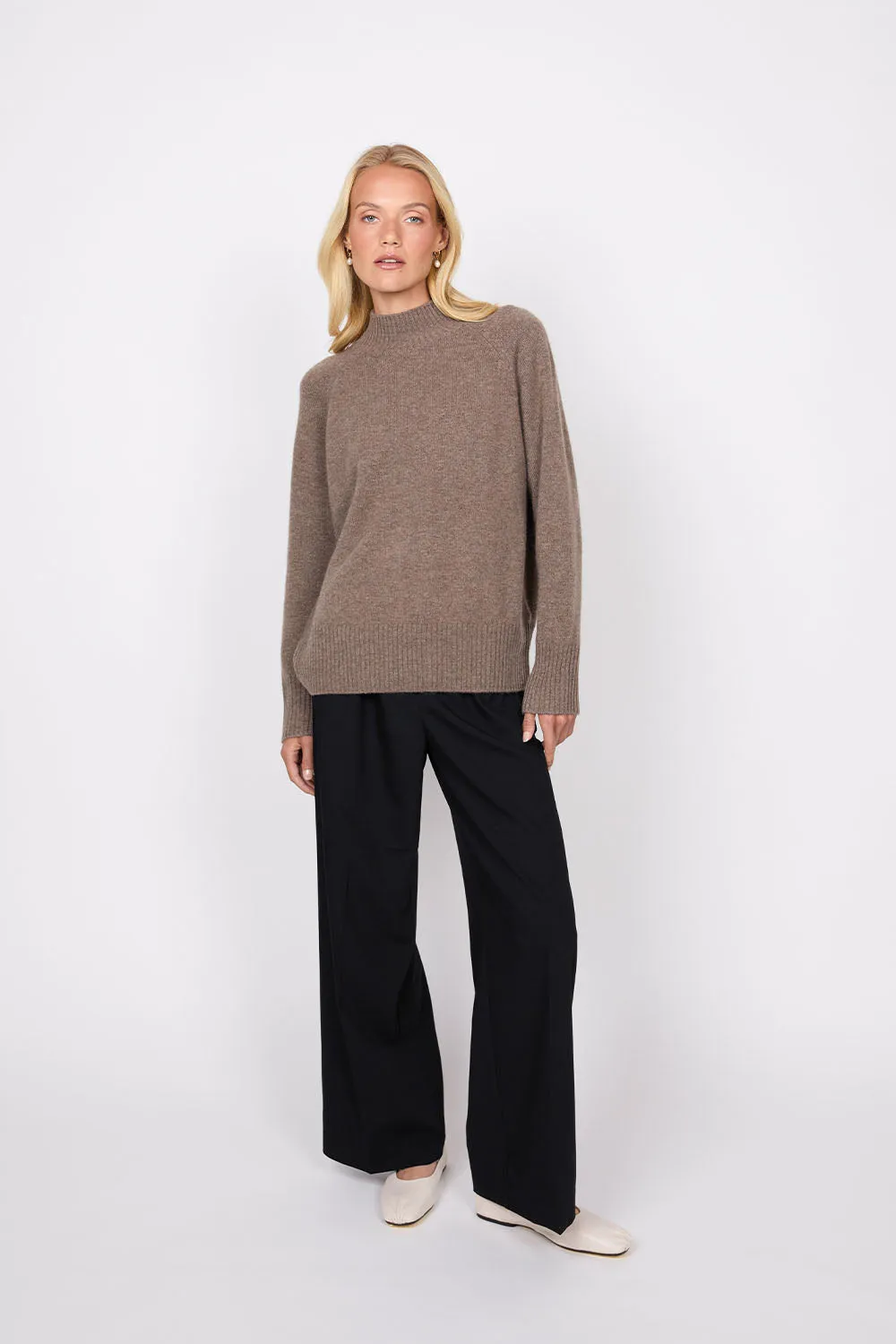 Cashmere Funnel Neck - Hazelnut