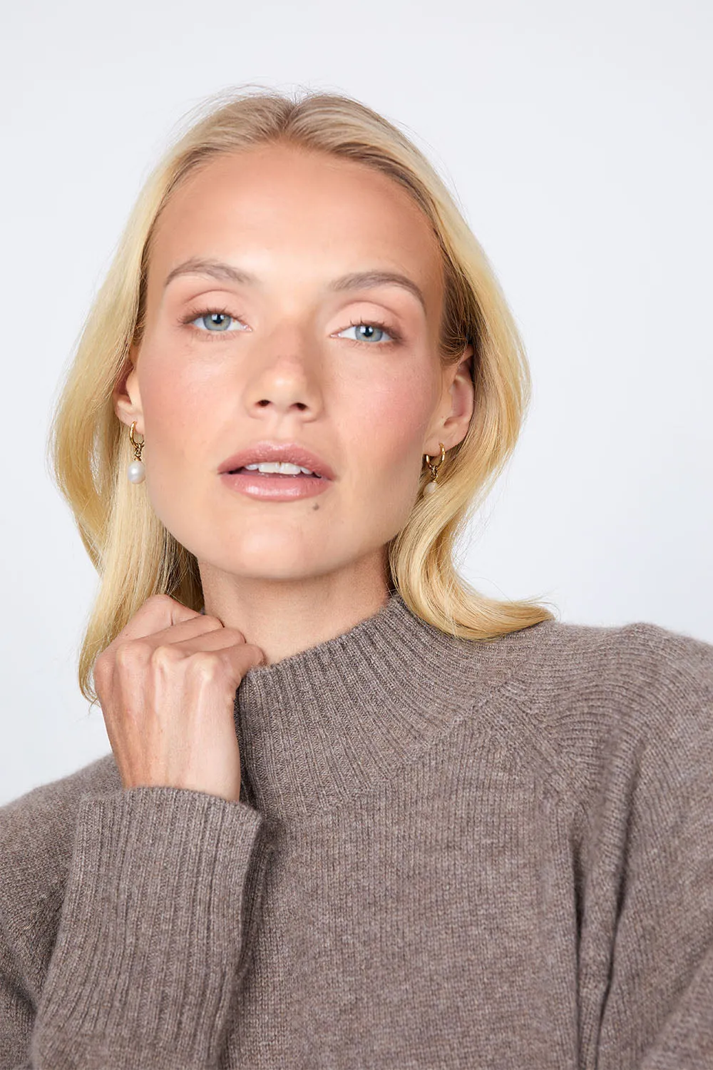 Cashmere Funnel Neck - Hazelnut