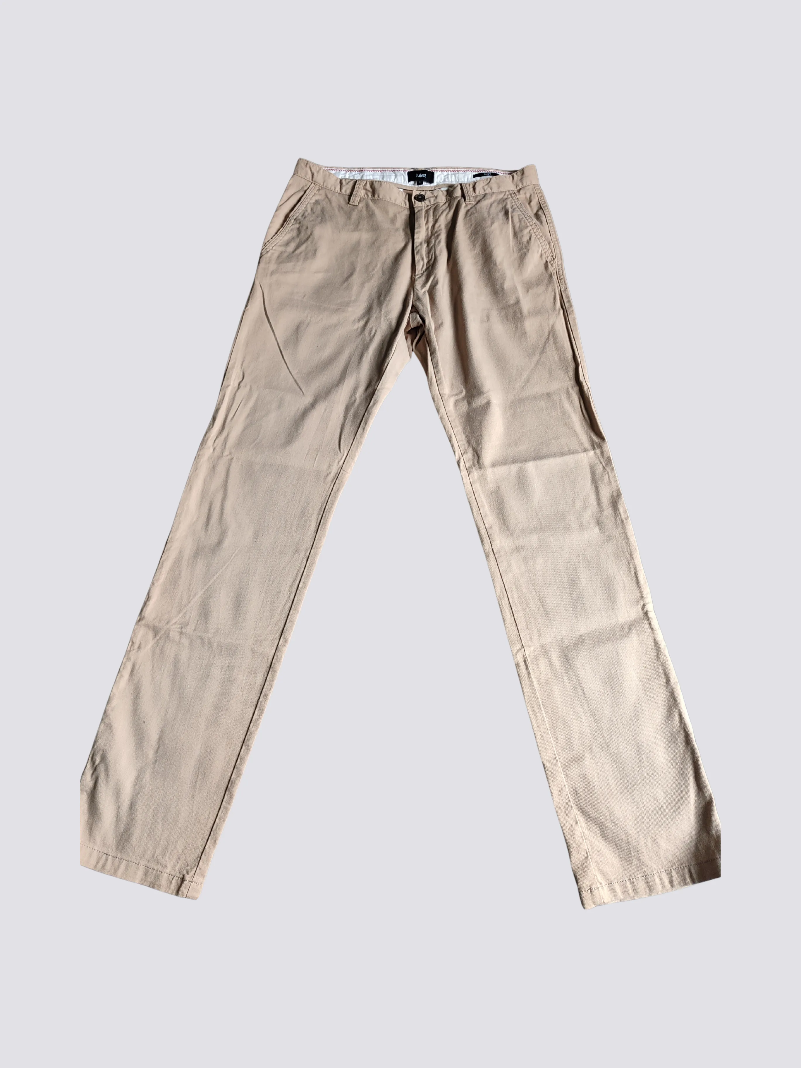 Chino coupe droite matière reliefée