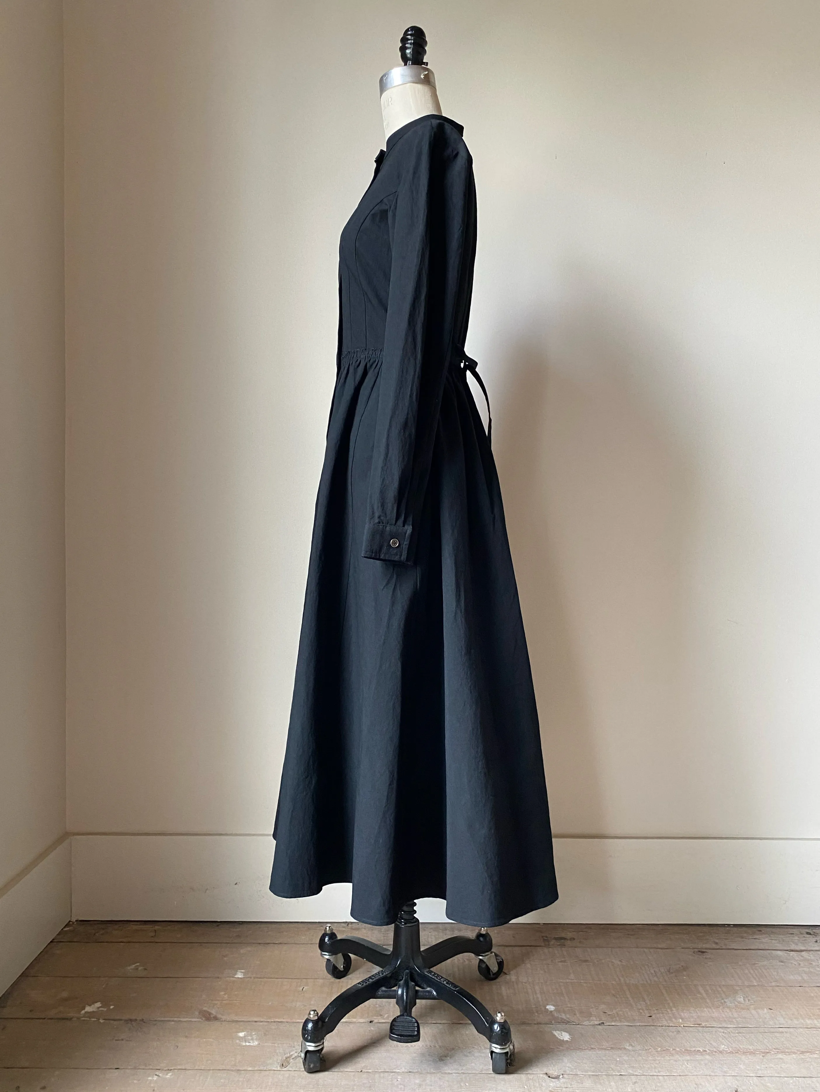 lillian worker dress with collapsible bodice into skirt