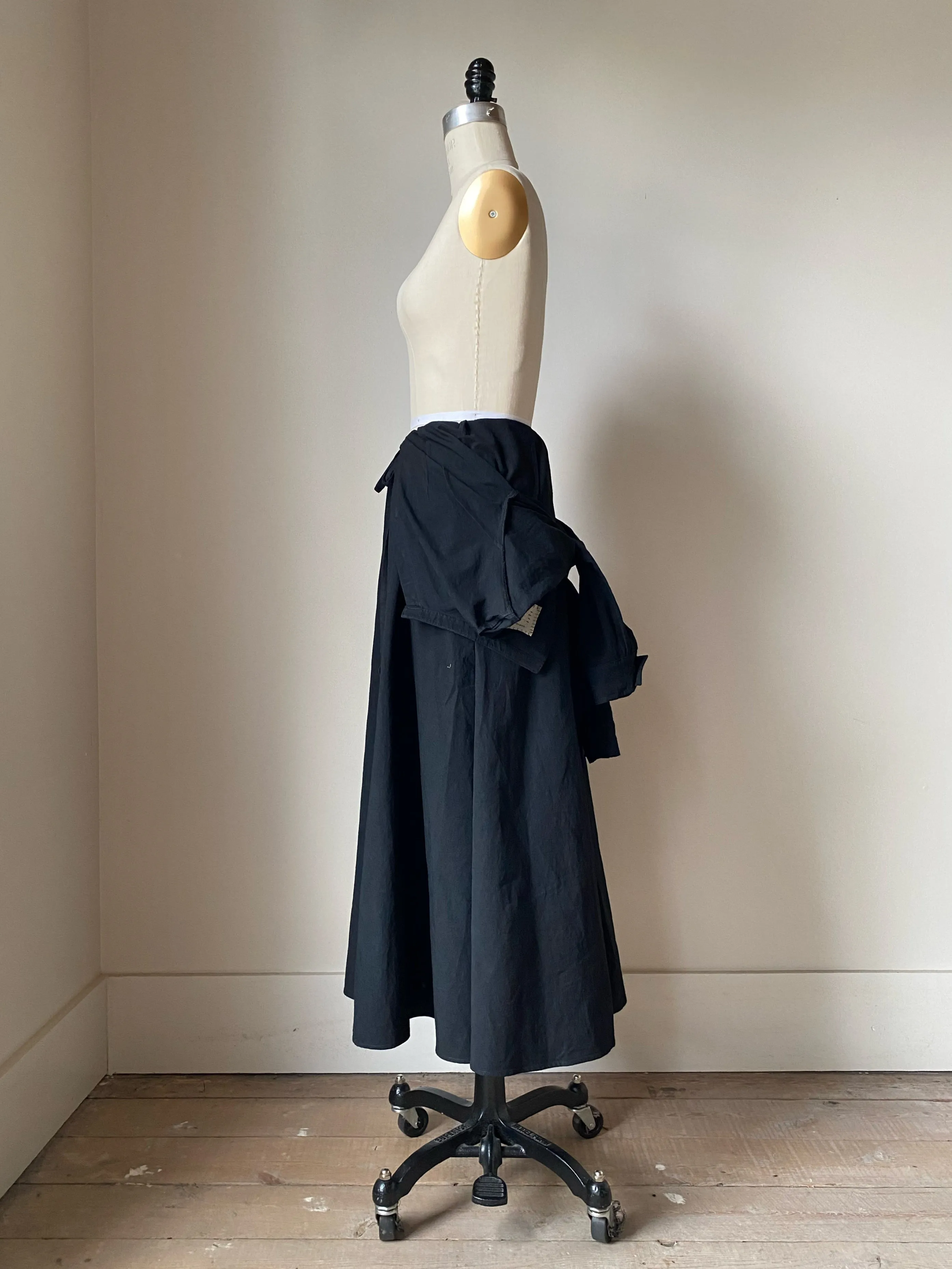 lillian worker dress with collapsible bodice into skirt