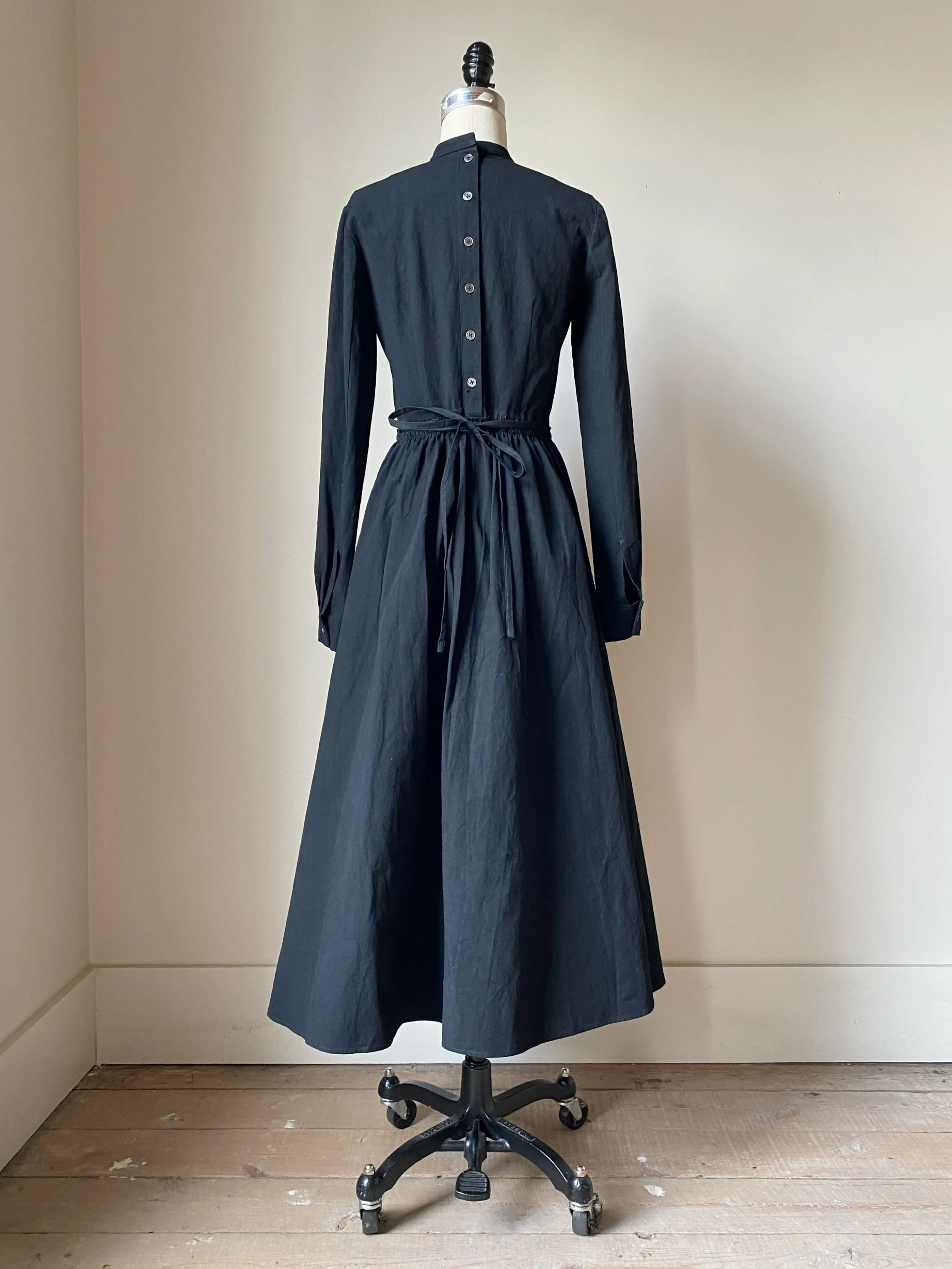 lillian worker dress with collapsible bodice into skirt
