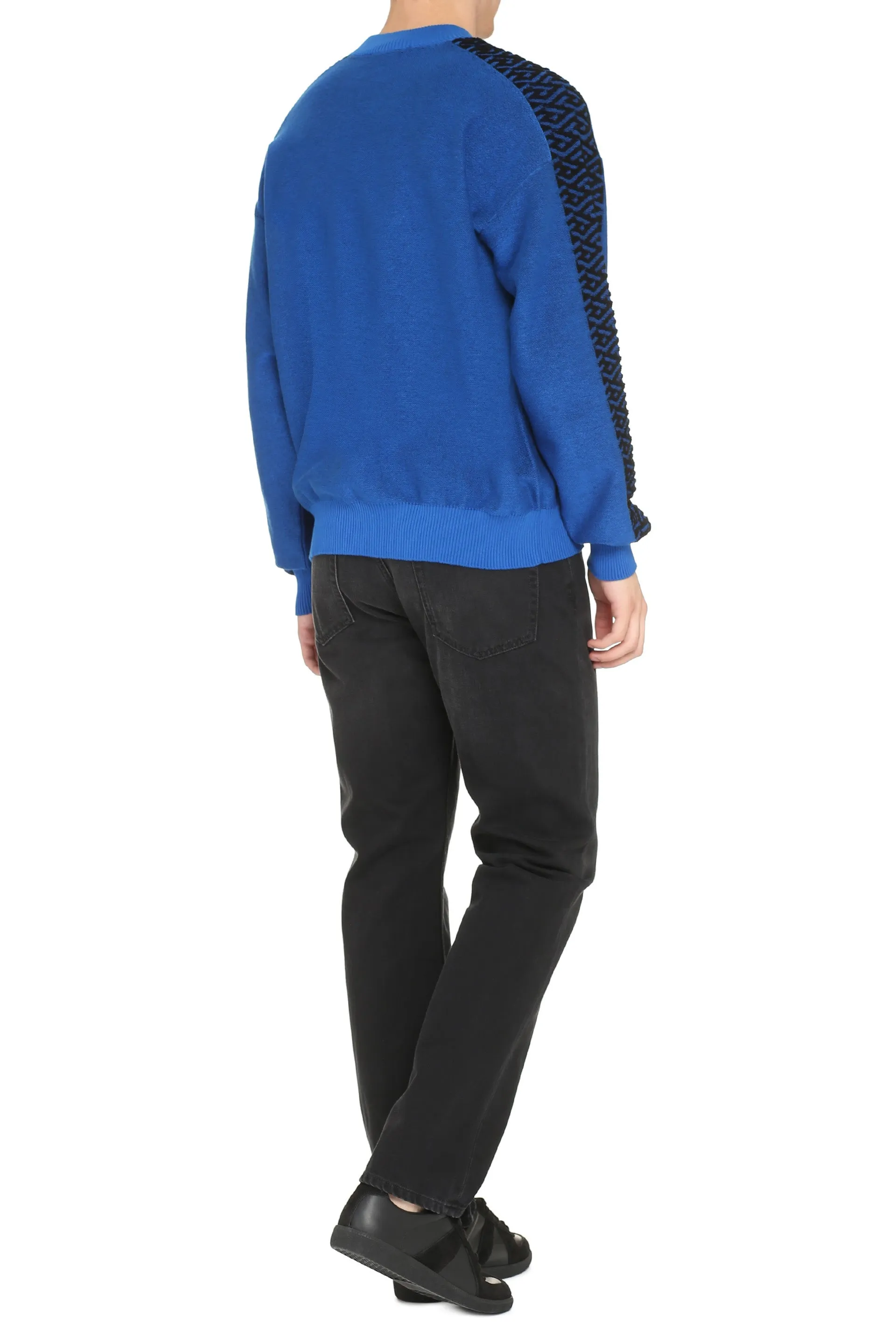 Long sleeve crew-neck sweater