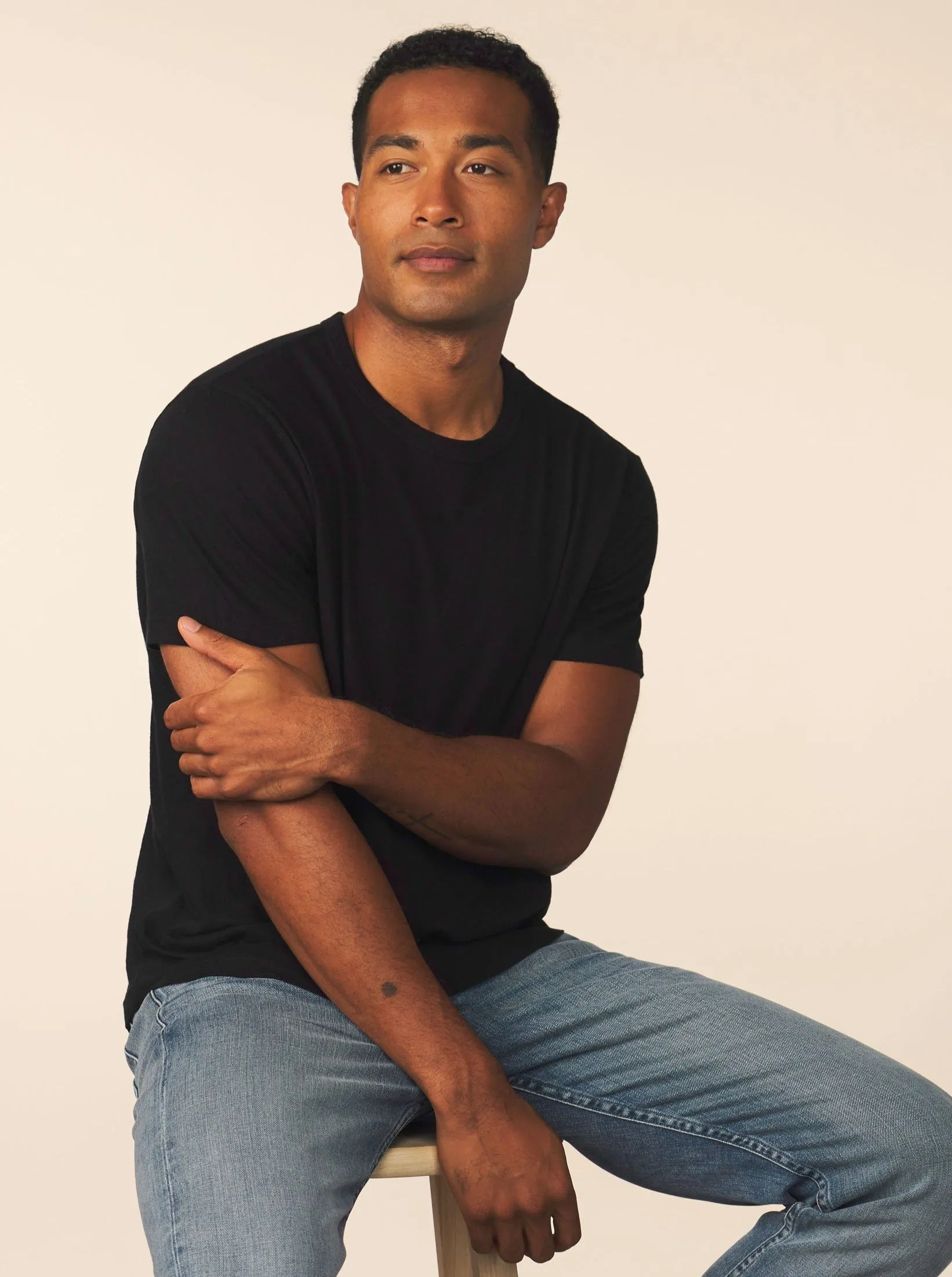 men’s cotton cashmere tee - black