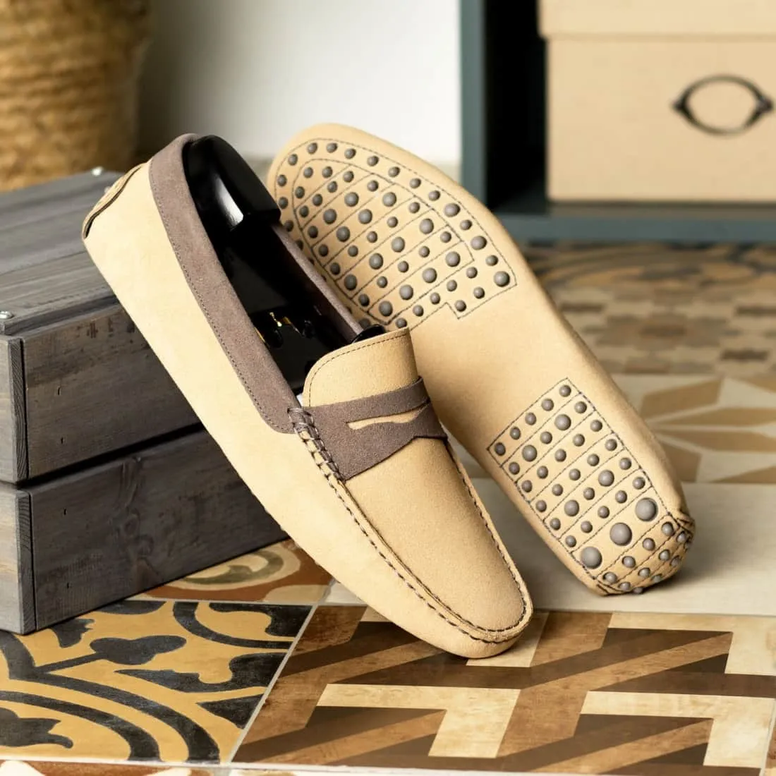 Mocassin Driver en daim beige et marron