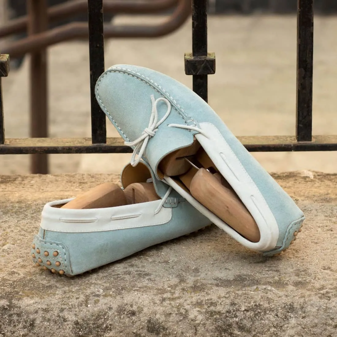 Mocassin Driver en daim bleu ciel et blanc