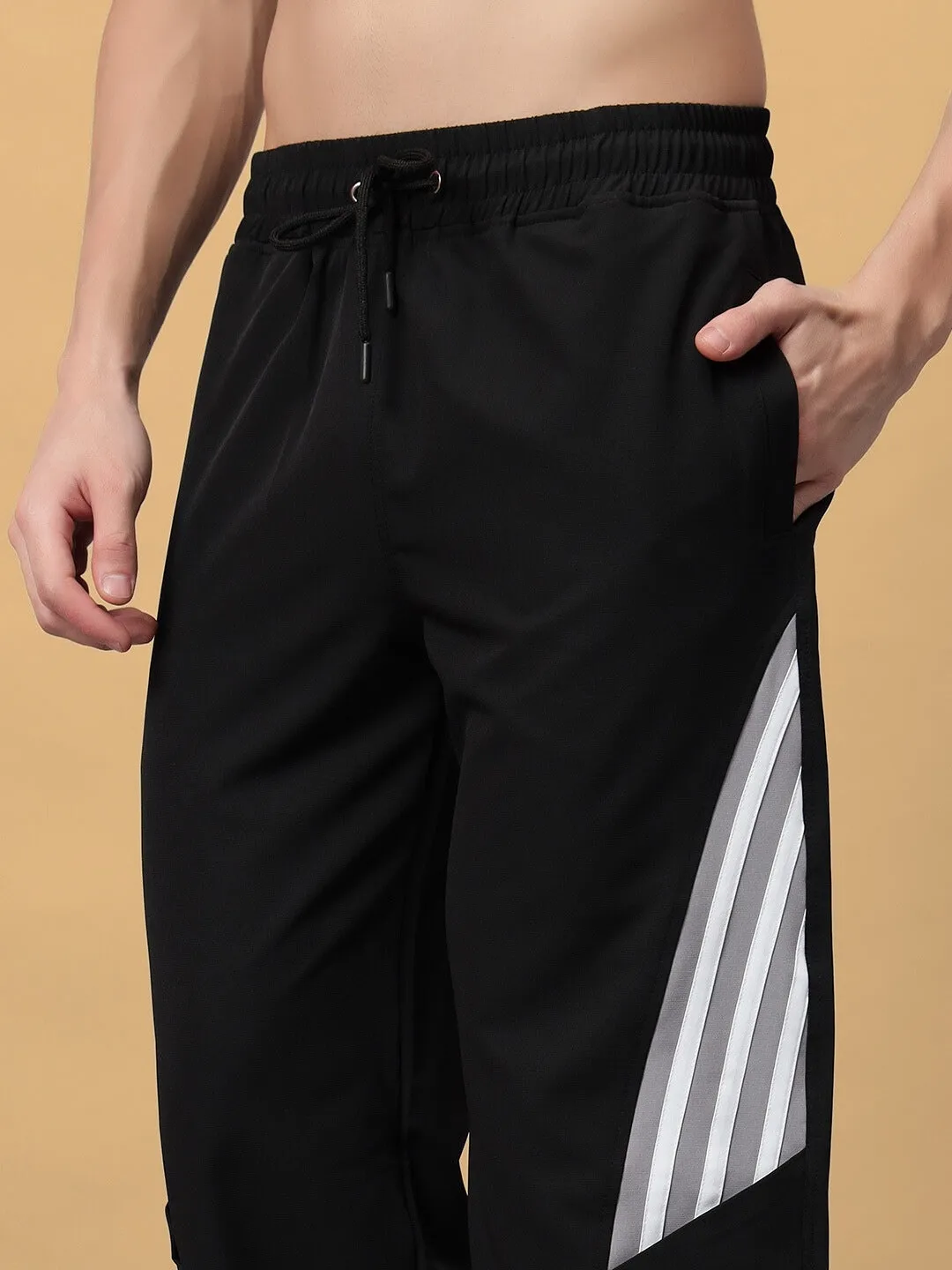 Nitro Relaxed Fit Cargo Pants (Black)