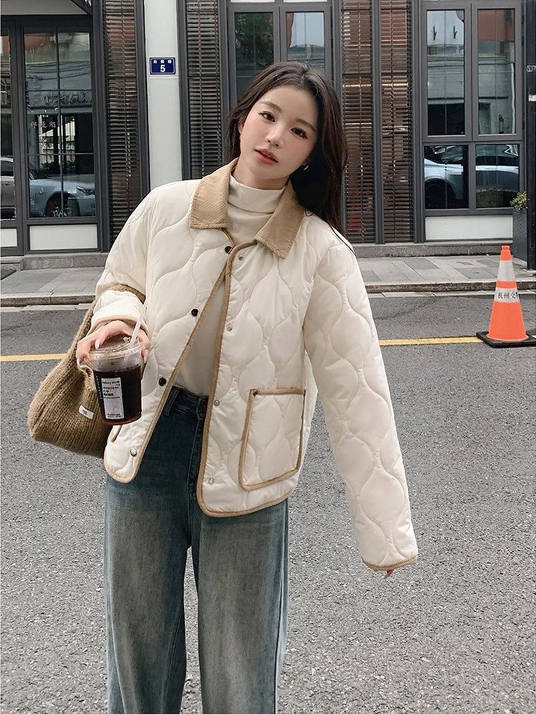 Quilted Windproof Puffer Jacket with Label Detailing and Water-resistant Feature