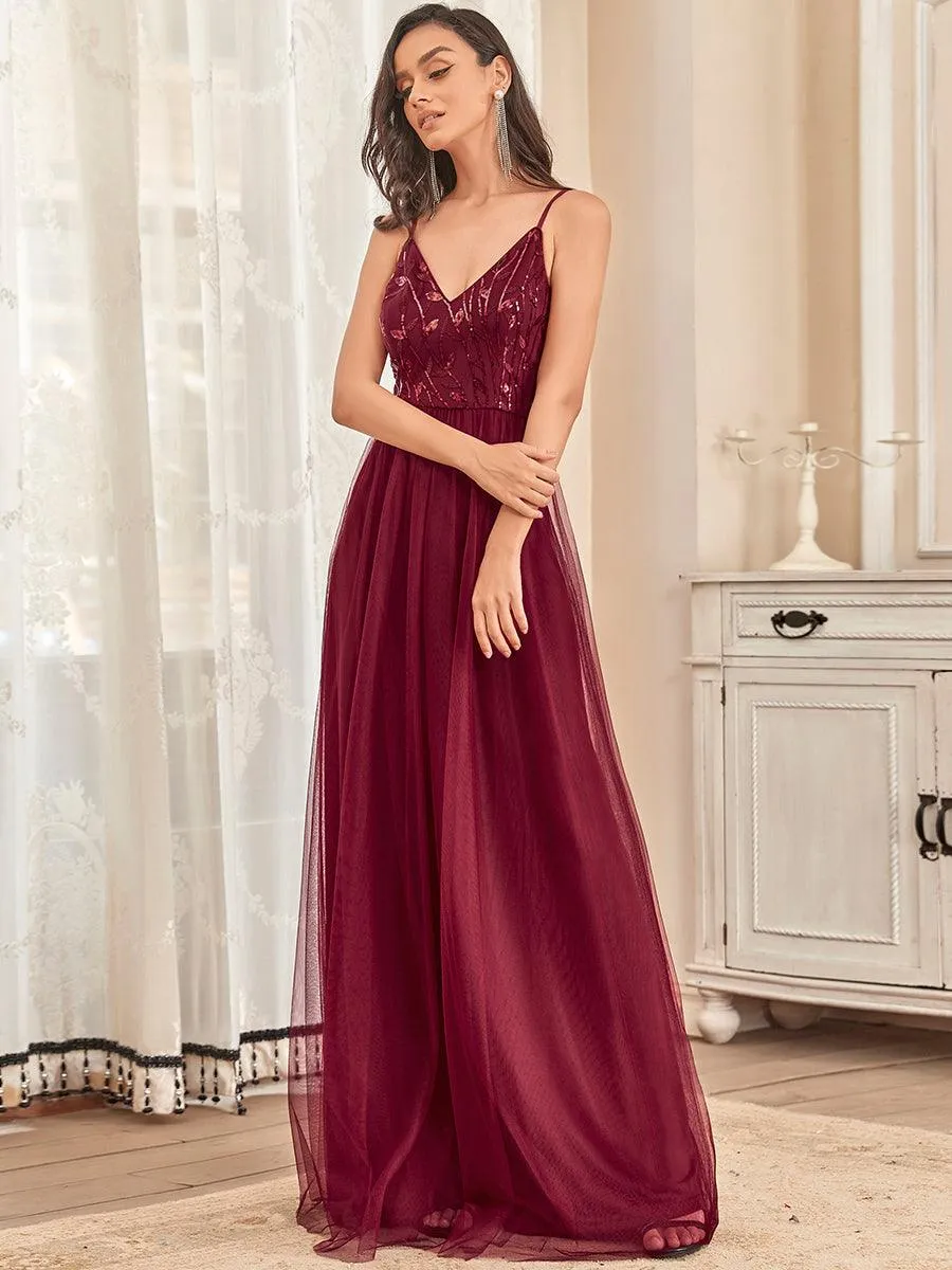 Robe demoiselle d'honneur en tulle à col en V et bretelles minces brodées au sol