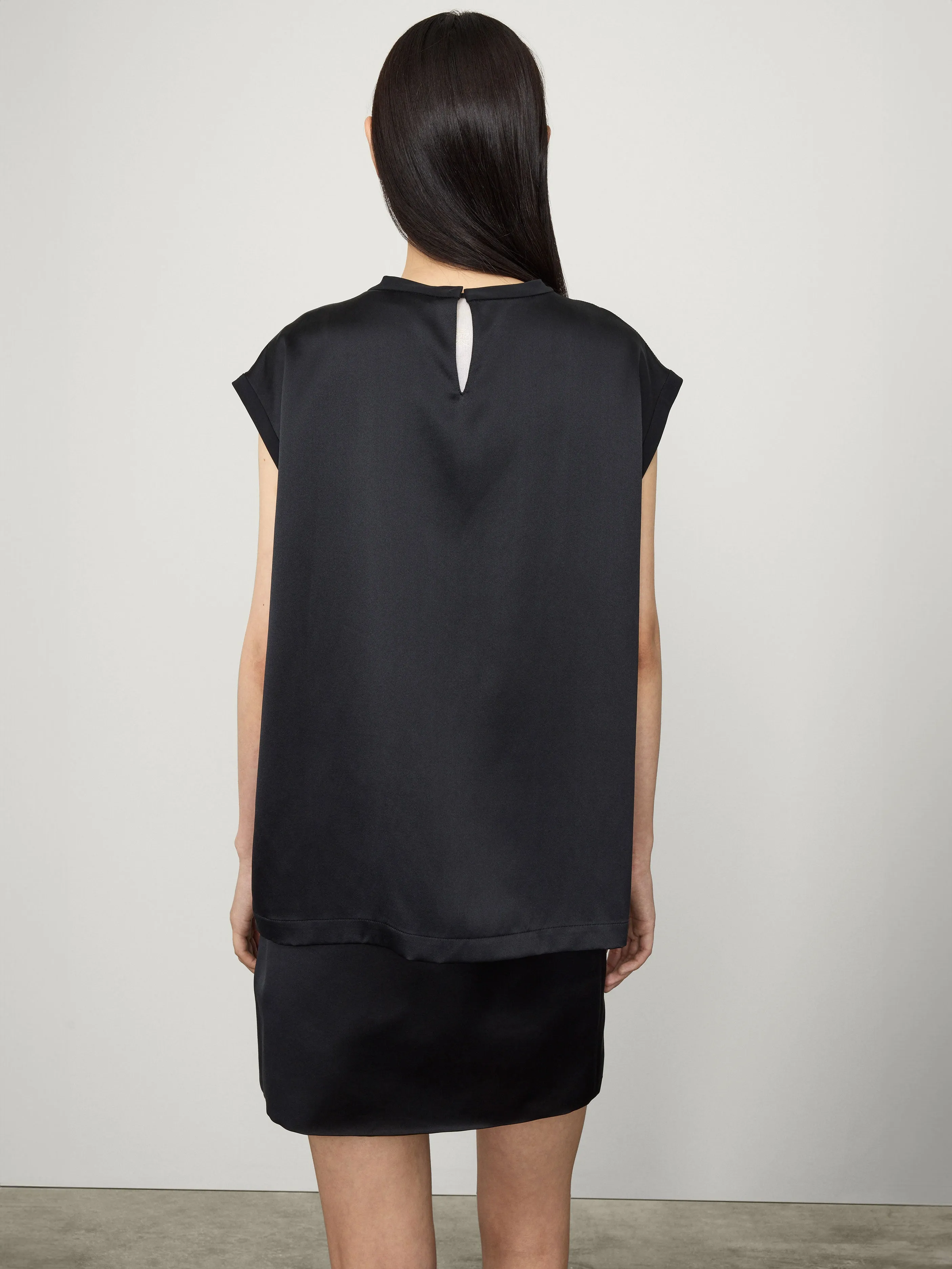 Round Neck Sleeveless Top