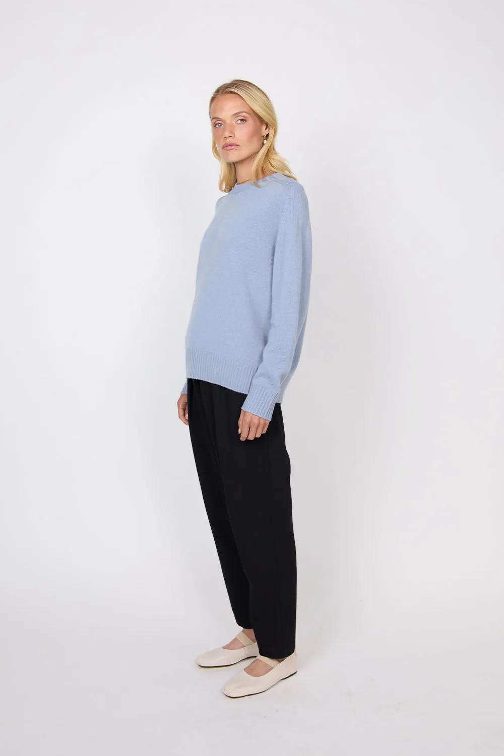 Saddle Cashmere Crew - Moonstone