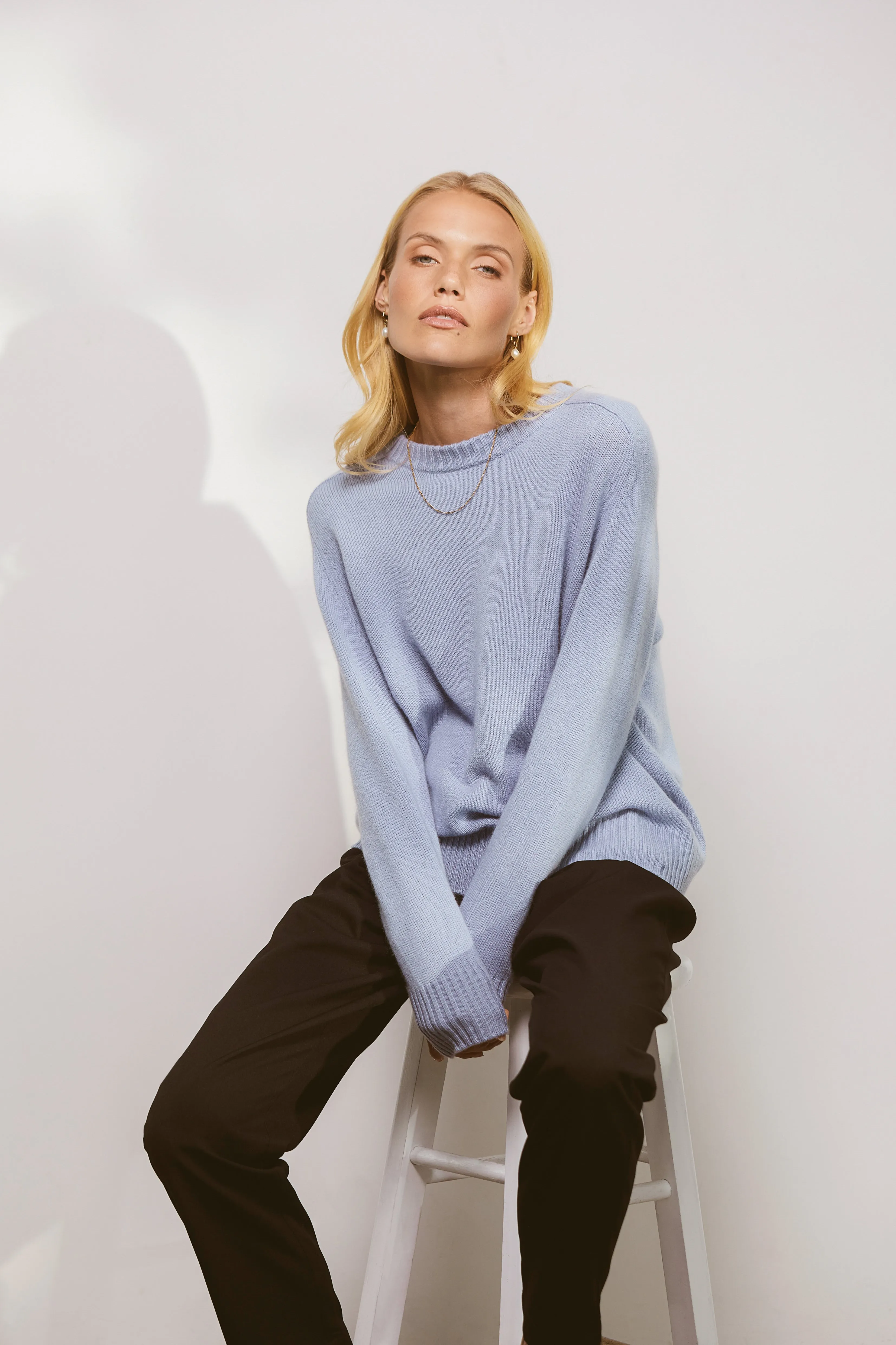 Saddle Cashmere Crew - Moonstone
