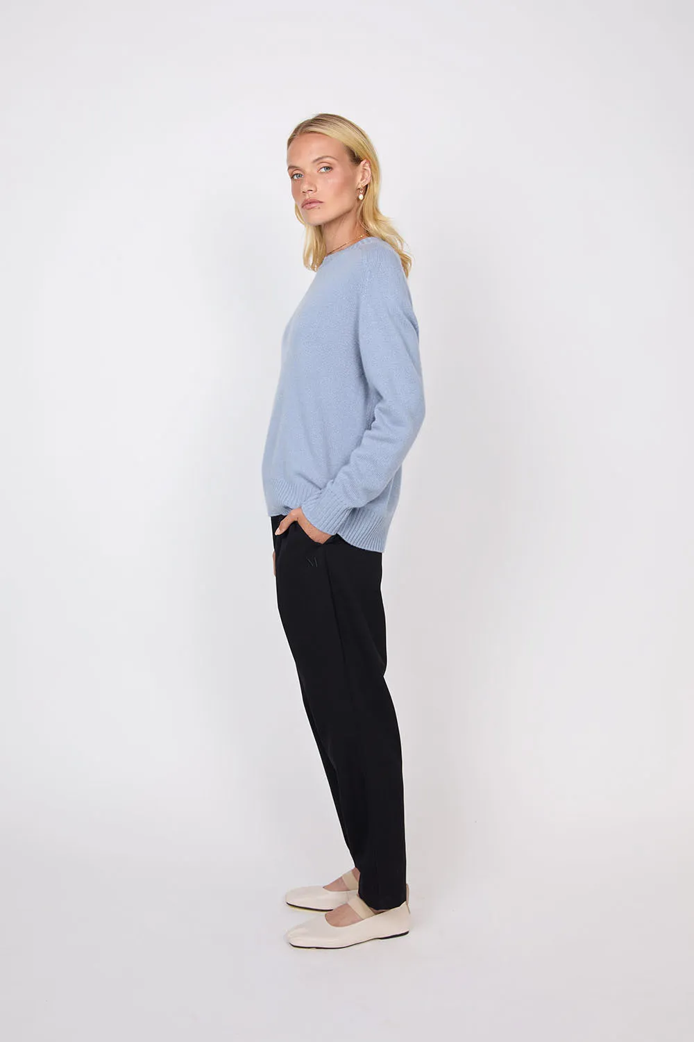 Saddle Cashmere Crew - Moonstone
