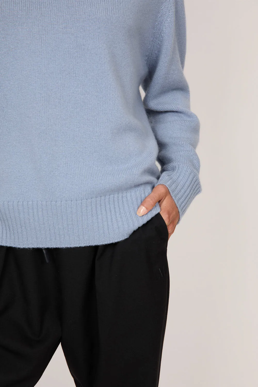 Saddle Cashmere Crew - Moonstone