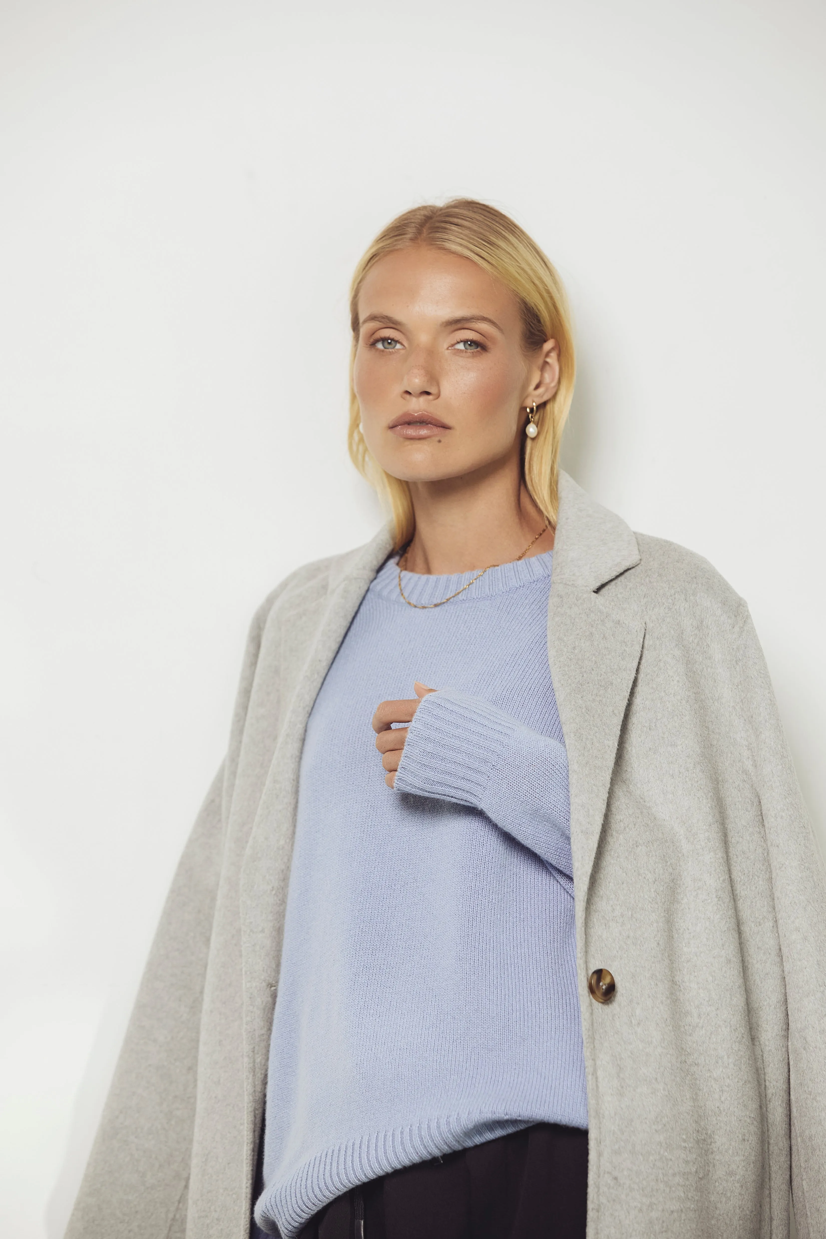 Saddle Cashmere Crew - Moonstone