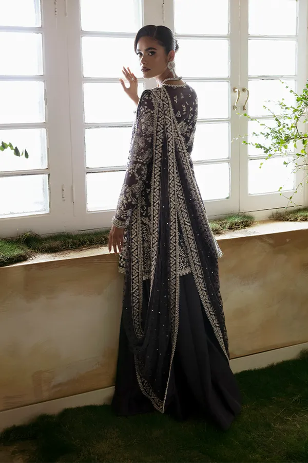 SUFFUSE | FREESHIA RTW '23 | RAVENA