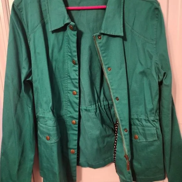 Super Cute unique Green Fall Outer‎ buttoned jacket. Stunning buttons. New