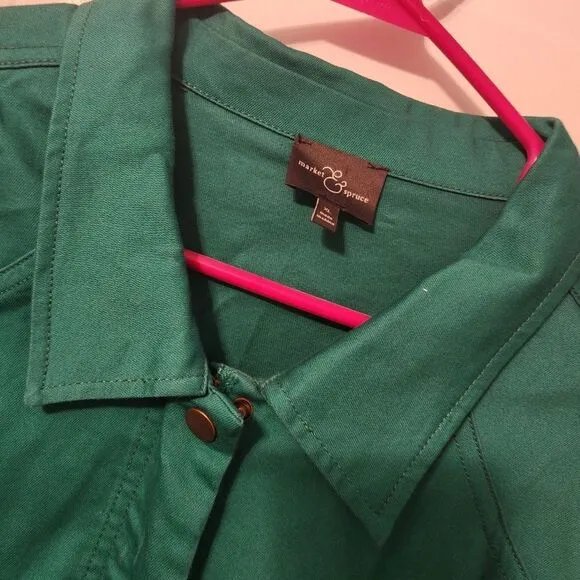 Super Cute unique Green Fall Outer‎ buttoned jacket. Stunning buttons. New
