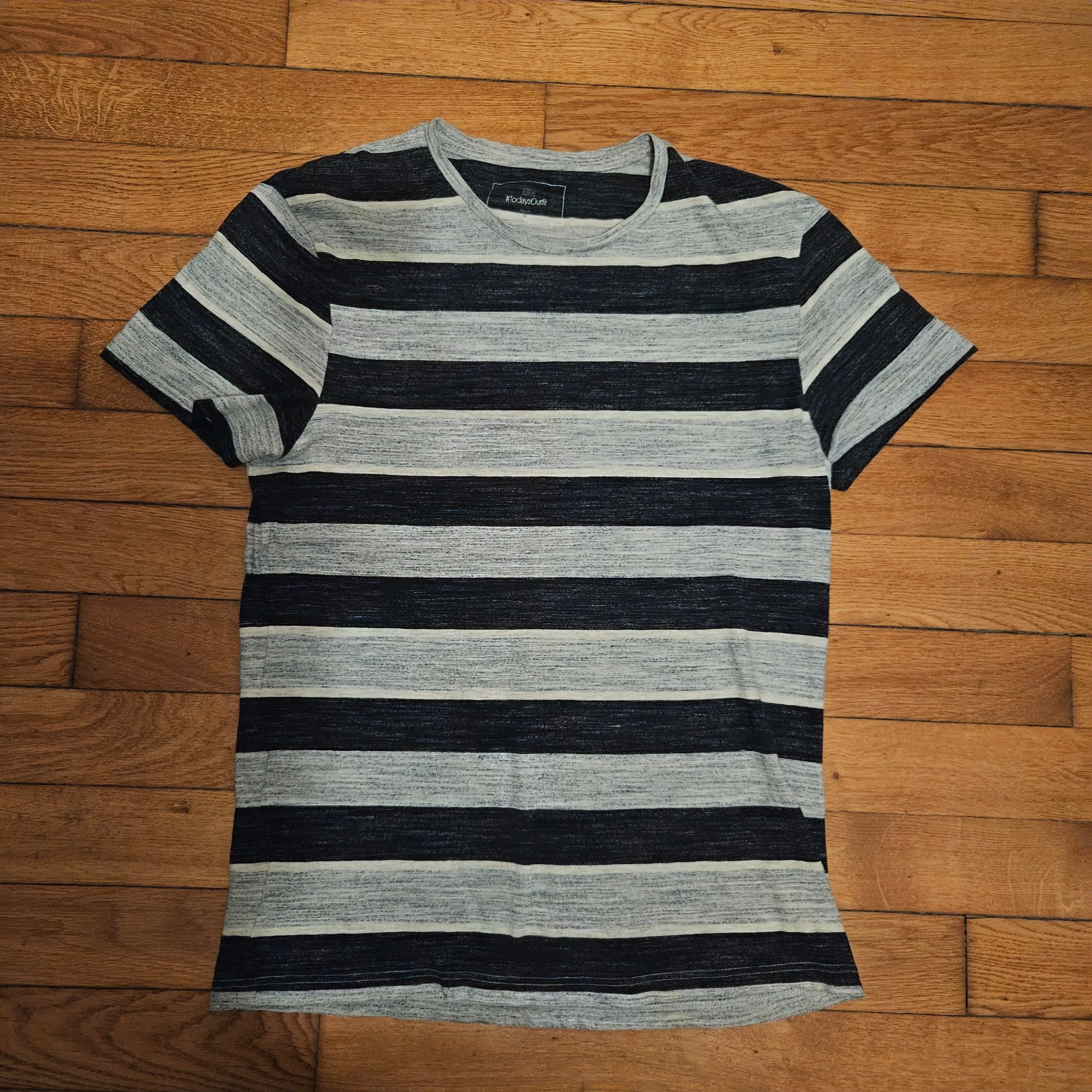 Tee shirt à col rond rayé