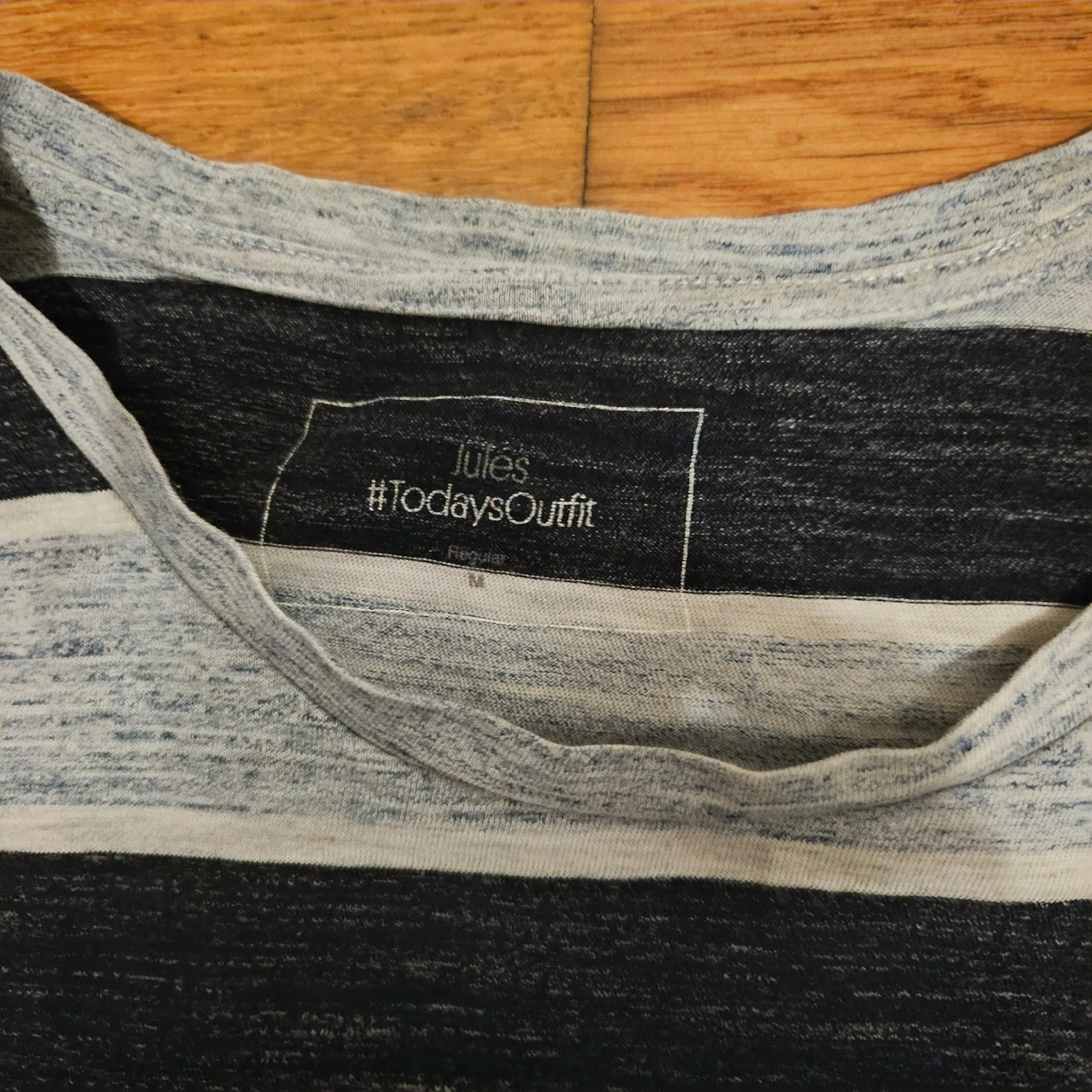 Tee shirt à col rond rayé