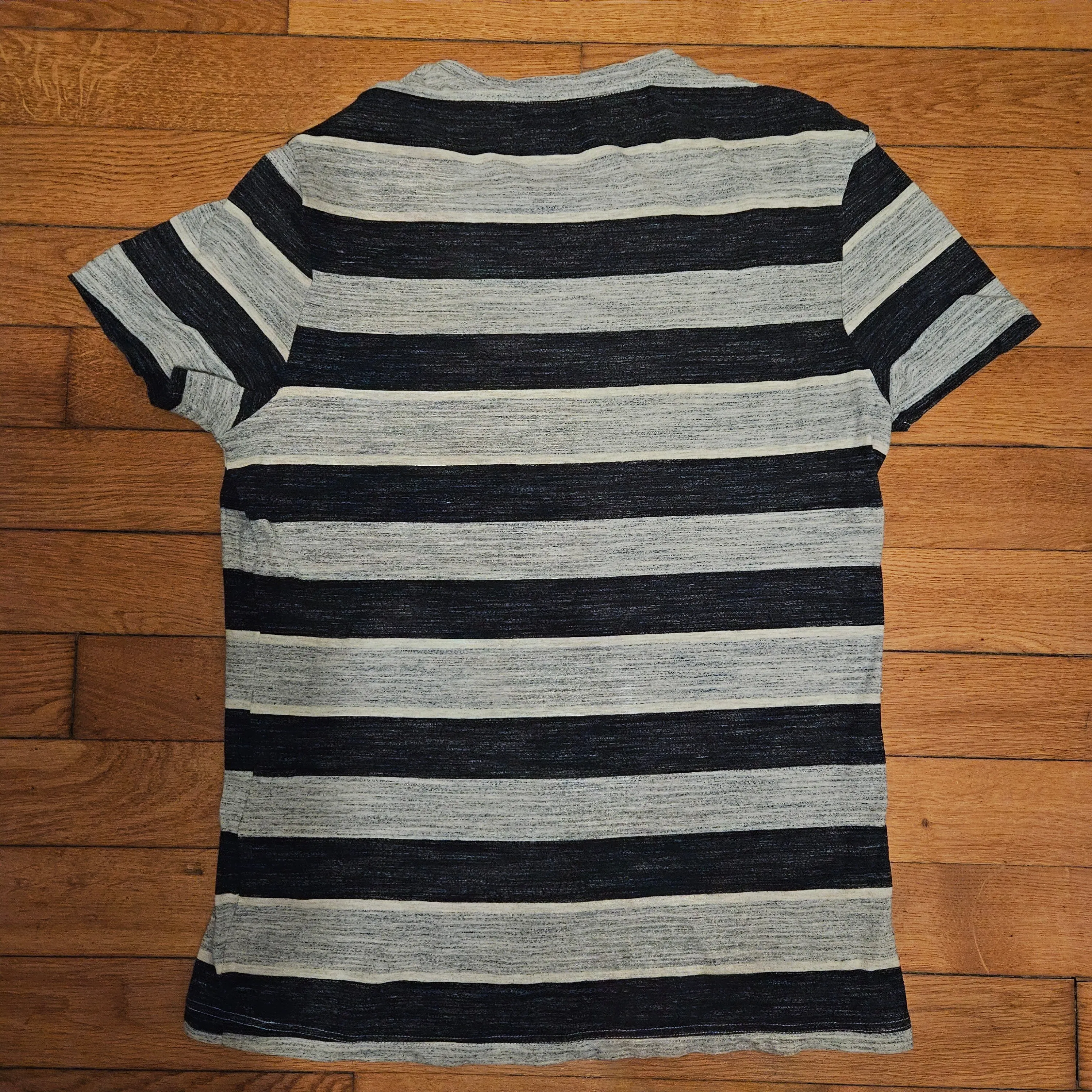 Tee shirt à col rond rayé