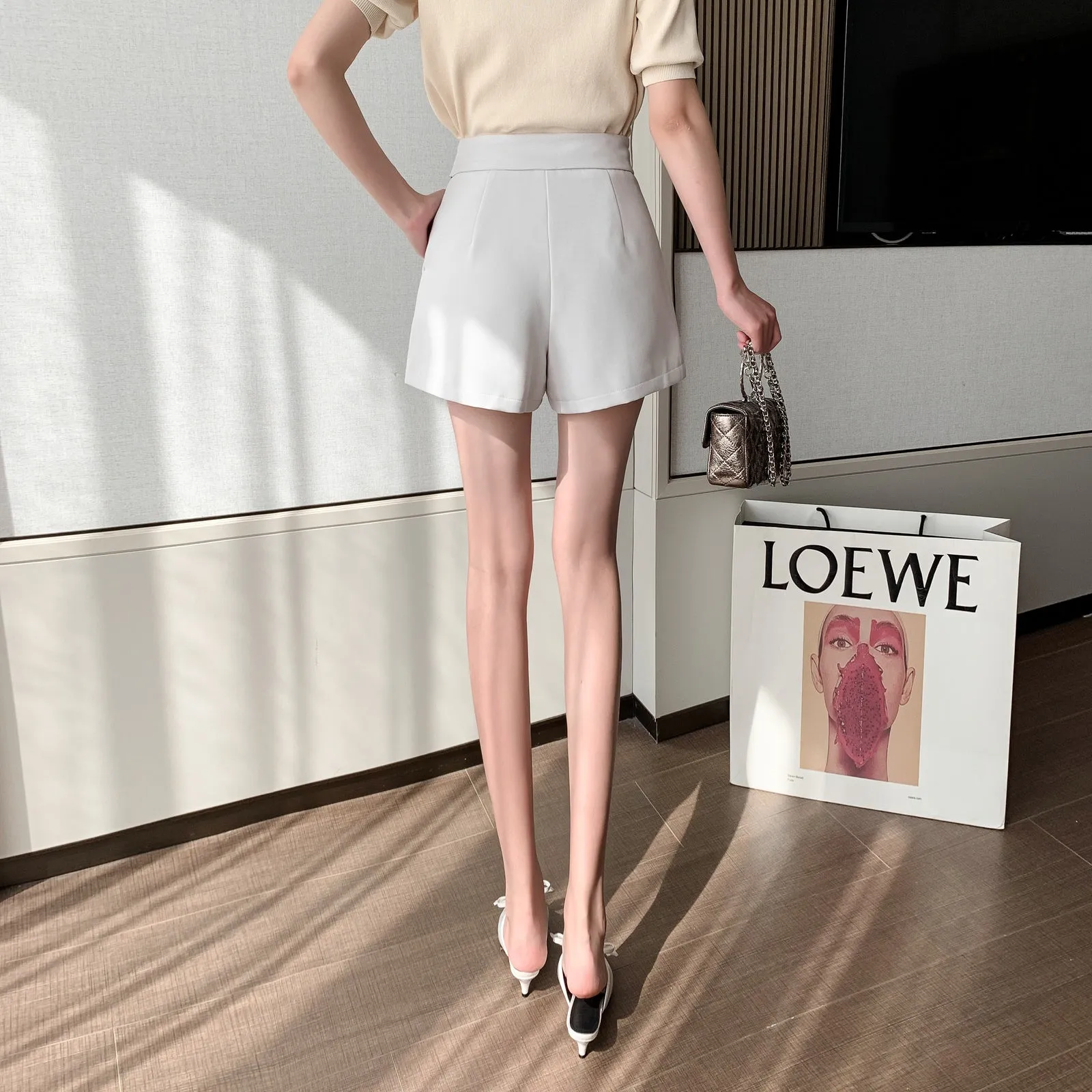 Versatile Wide Leg Chino Shorts for Women with Metal Buttons