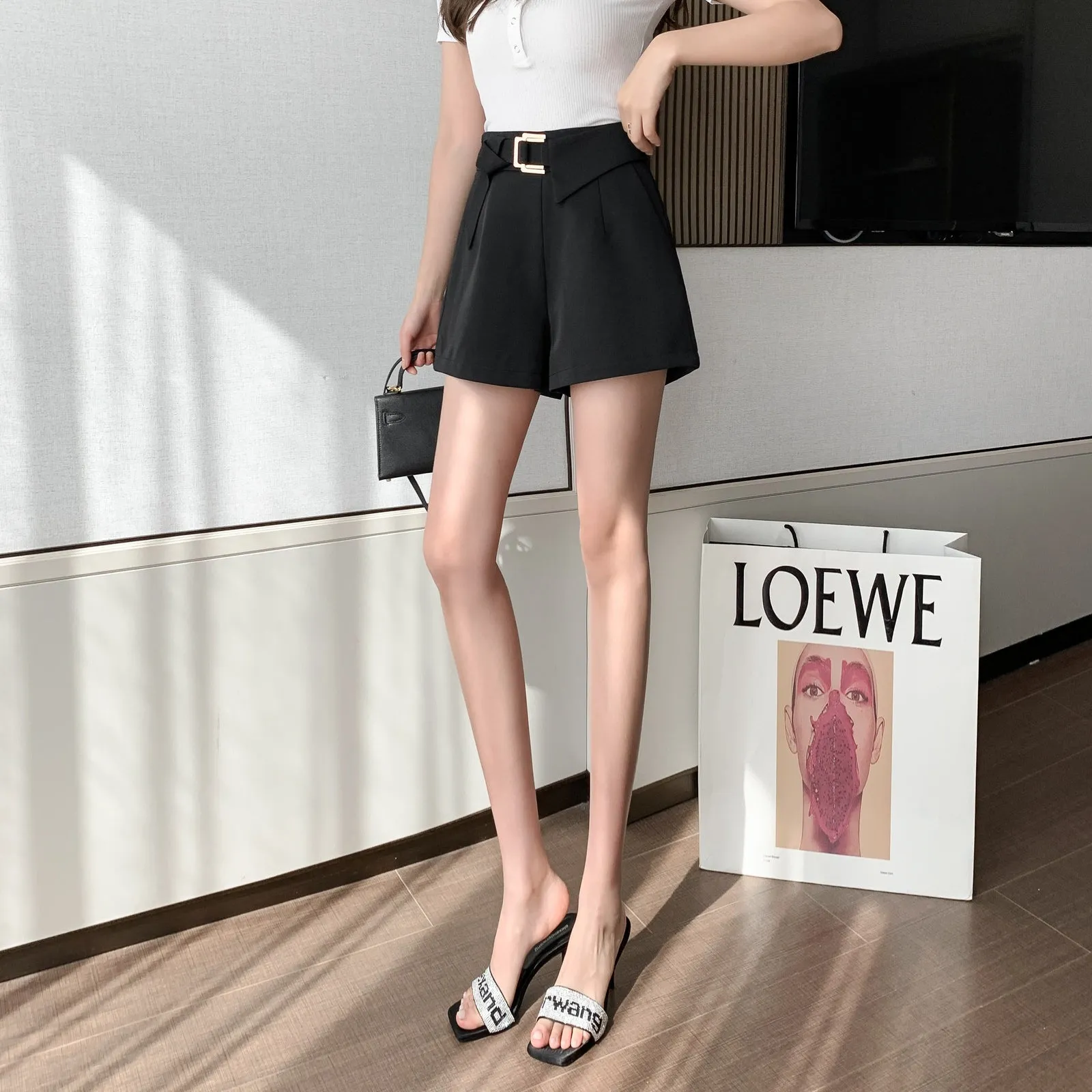 Versatile Wide Leg Chino Shorts for Women with Metal Buttons