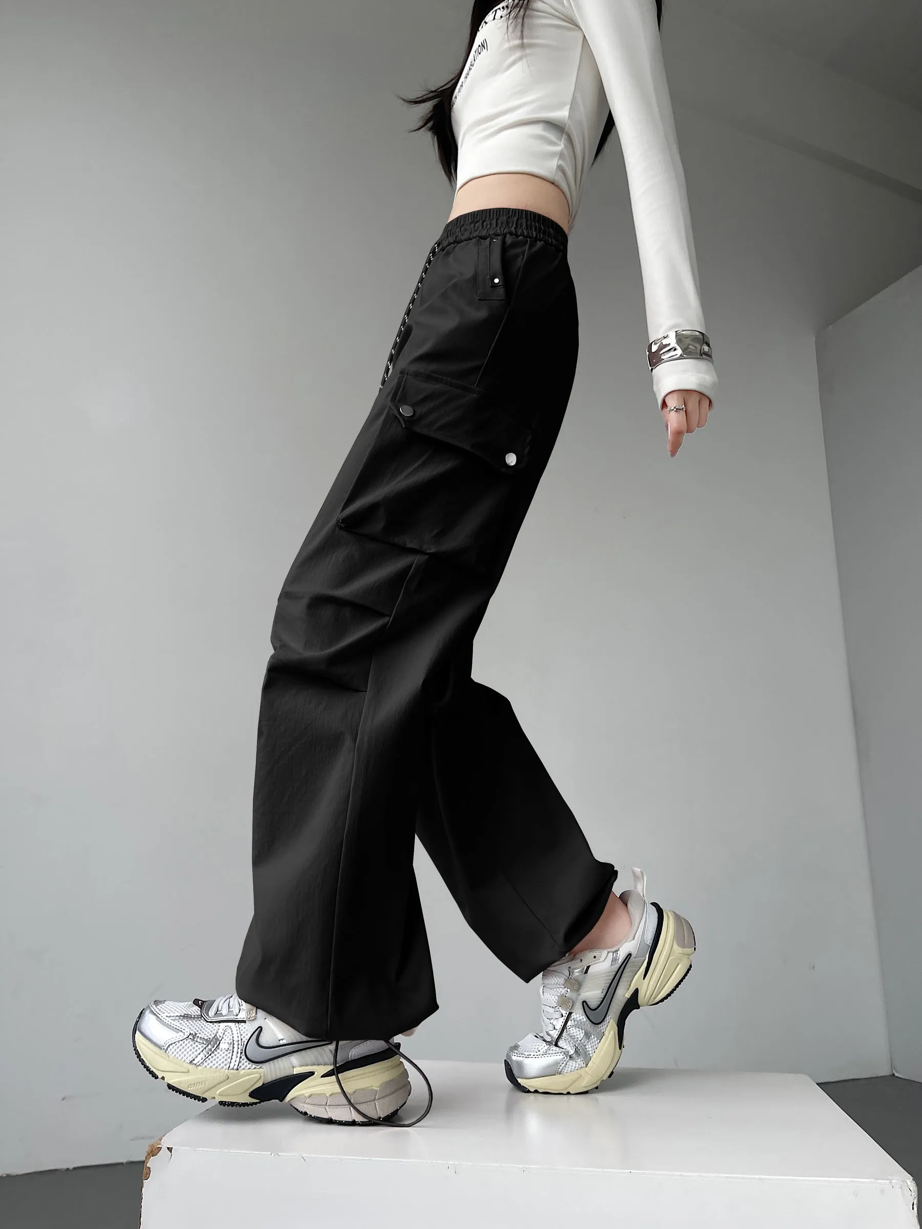 Women's Casual Drawstring Waisted Cargo Pants with Adjustable Cuffs