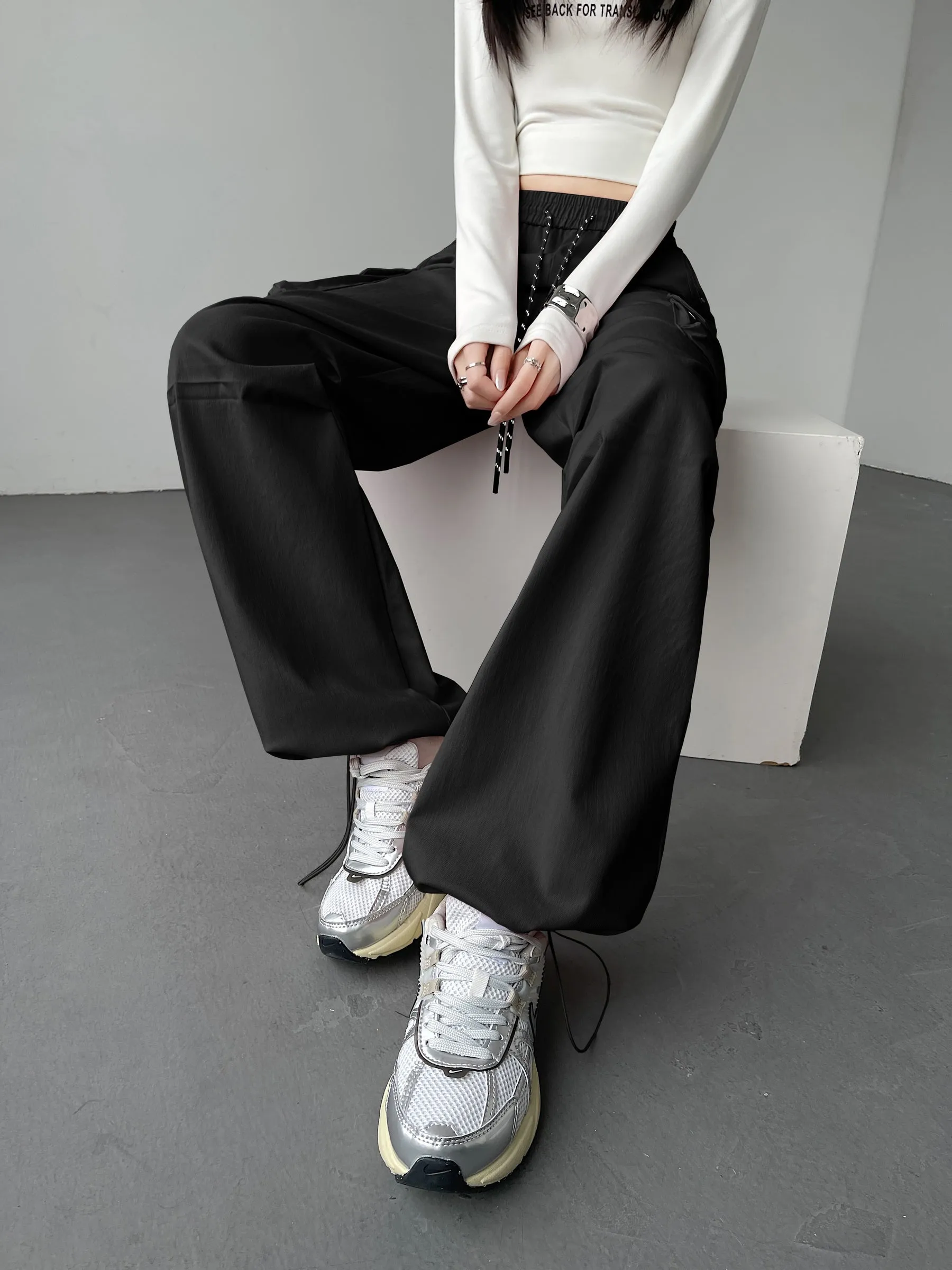 Women's Casual Drawstring Waisted Cargo Pants with Adjustable Cuffs